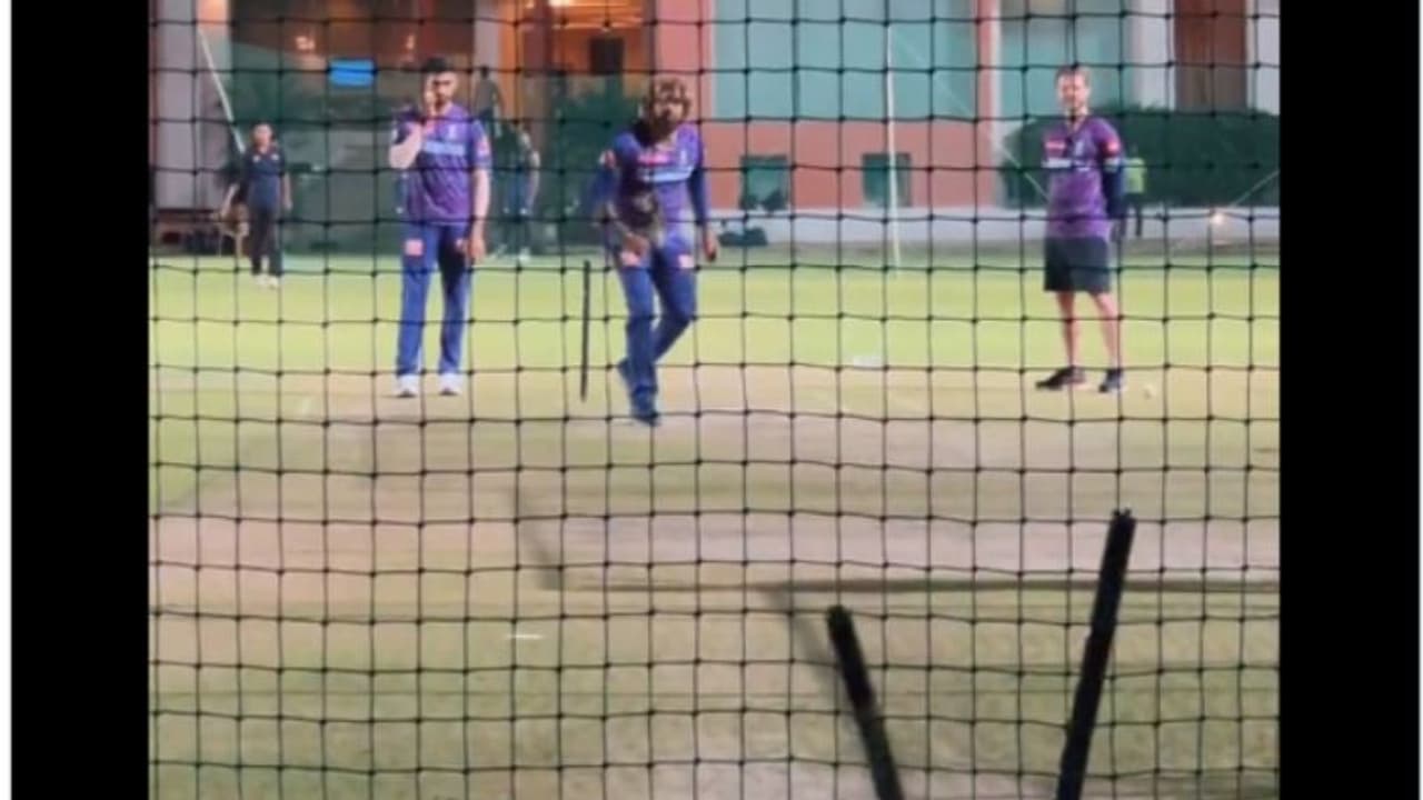 മലിംഗ അന്നും ഇന്നും യോര്ക്കര് രാജാവ്; ഈ പ്രായത്തിലും കുറ്റികള് അടപടലമാക്കി ബൗളിംഗ് വീഡിയോ മലിംഗ അന്നും ഇന്നും യോര്ക്കര് രാജാവ്; ഈ പ്രായത്തിലും കുറ്റികള് അടപടലമാക്കി ബൗളിംഗ് വീഡിയോ