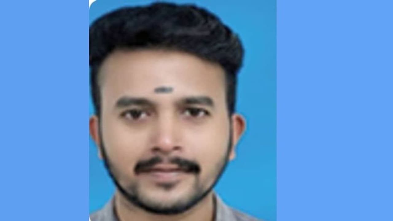 ചിത്രങ്ങൾ മോർഫ് ചെയ്ത് പ്രചരിപ്പിച്ചു, തിക്കോടിയിൽ പ്രദേശവാസികളായ യുവതികളുടെ പരാതി, പിന്നാലെ യുവാവ് ഒളിവിൽ ചിത്രങ്ങൾ മോർഫ് ചെയ്ത് പ്രചരിപ്പിച്ചു, തിക്കോടിയിൽ പ്രദേശവാസികളായ യുവതികളുടെ പരാതി, പിന്നാലെ യുവാവ് ഒളിവിൽ