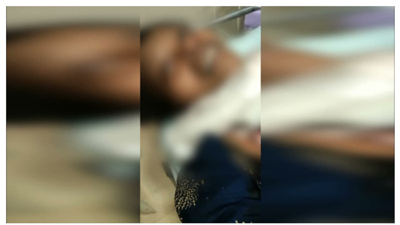 'എനിക്ക് ഒരു കുട്ടി ഉണ്ട്, ഭർത്താവ് മരിച്ചതിനാൽ വിവാഹത്തിന് താല്പര്യമില്ലെന്ന് പറഞ്ഞു'; ബസിൽ കുത്തേറ്റ യുവതി 'എനിക്ക് ഒരു കുട്ടി ഉണ്ട്, ഭർത്താവ് മരിച്ചതിനാൽ വിവാഹത്തിന് താല്പര്യമില്ലെന്ന് പറഞ്ഞു'; ബസിൽ കുത്തേറ്റ യുവതി