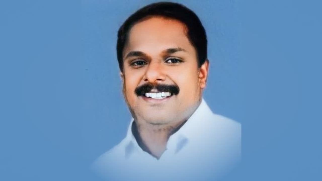 കൊടുങ്ങല്ലൂരിൽ വാഹനാപകടത്തിൽ പഞ്ചായത്ത് മെമ്പർ മരിച്ചു കൊടുങ്ങല്ലൂരിൽ വാഹനാപകടത്തിൽ പഞ്ചായത്ത് മെമ്പർ മരിച്ചു