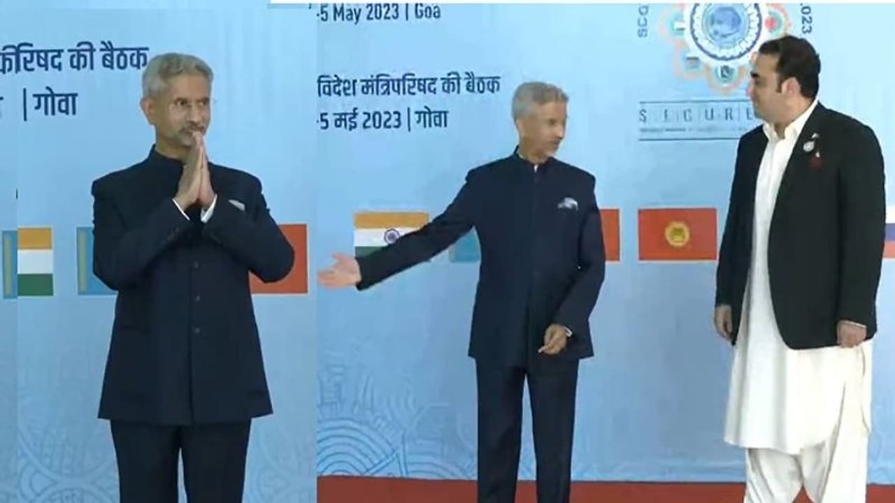 ಶೇಕ್‌ಹ್ಯಾಂಡ್ ಇಲ್ಲ, ನಮಸ್ತೆ ಮಾತ್ರ: ಪಾಕ್ ವಿದೇಶಾಂಗ ಸಚವರಿಗೆ ಭಾರತ ನೀಡಿದ ಸ್ವಾಗತ ವೈರಲ್!