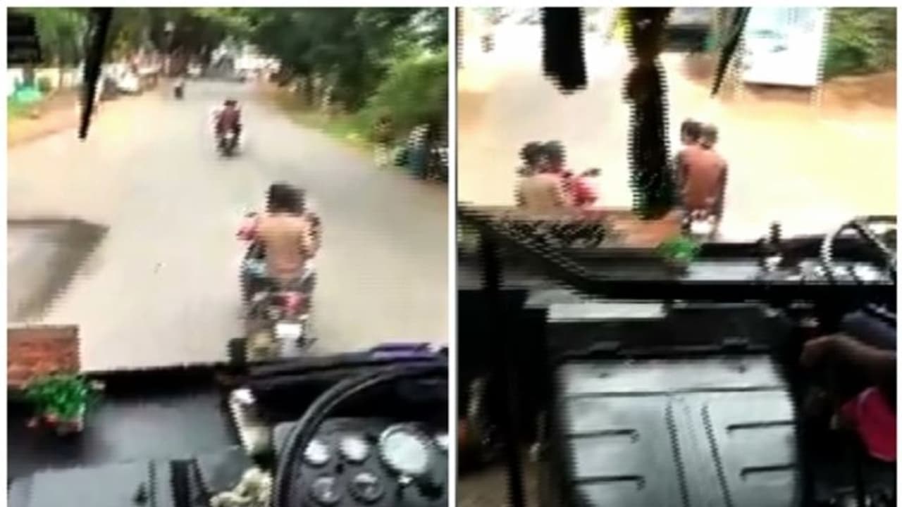 കൊല്ലത്ത് ഓടുന്ന കെഎസ്ആർടിസി ബസിന് മുന്നിൽ ബൈക്കിൽ യുവാക്കളുടെ അഭ്യാസ പ്രകടനം കൊല്ലത്ത് ഓടുന്ന കെഎസ്ആർടിസി ബസിന് മുന്നിൽ ബൈക്കിൽ യുവാക്കളുടെ അഭ്യാസ പ്രകടനം