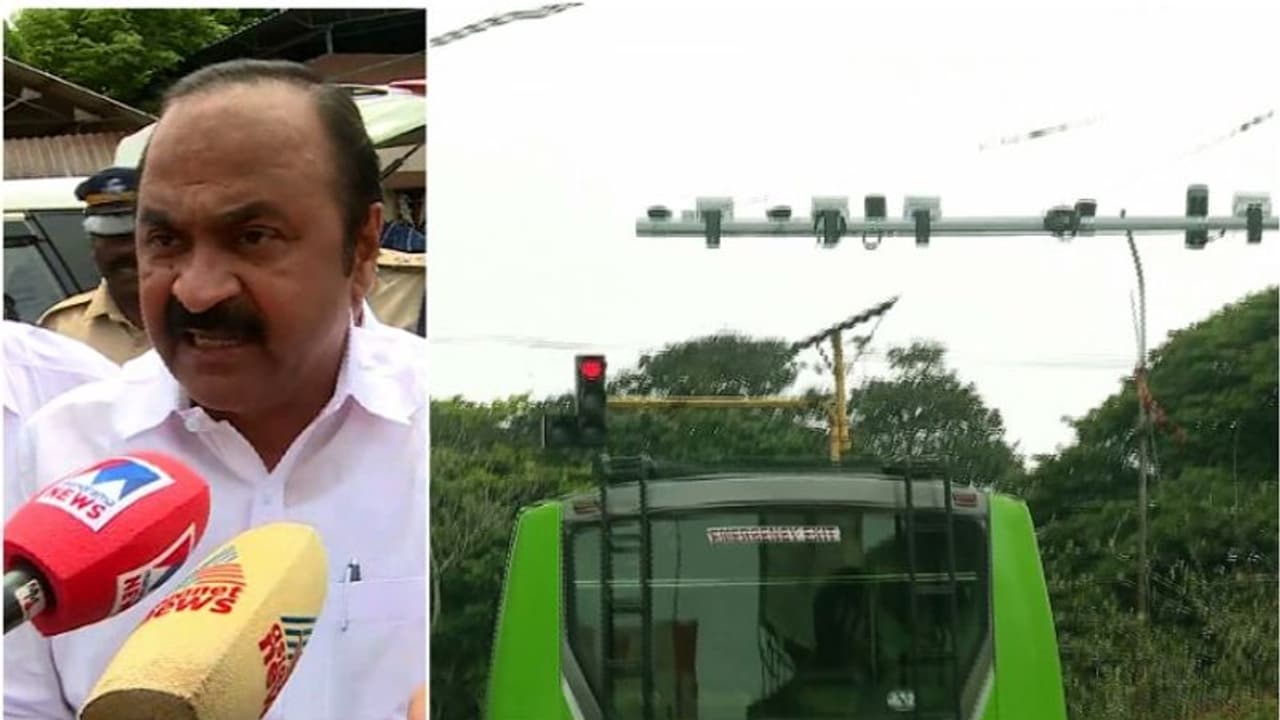 'നോക്കി നിൽക്കുന്ന കമ്പനിക്ക് 60 % ലാഭം, പണം മുടക്കുന്ന കമ്പനിക്ക് 40%, ഇതൊക്കെ എവിടത്തെ ഏർപ്പാടാണ്?'; സതീശൻ