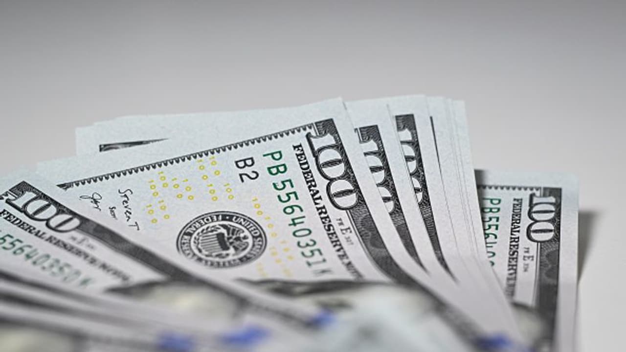 'ബന്ധുക്കൾ പങ്ക് ചോദിക്കും'; യുവാവിന് ലോട്ടറി അടിച്ചത് 424 കോടി, ആരും അറിയാതെ 10 വർഷം !