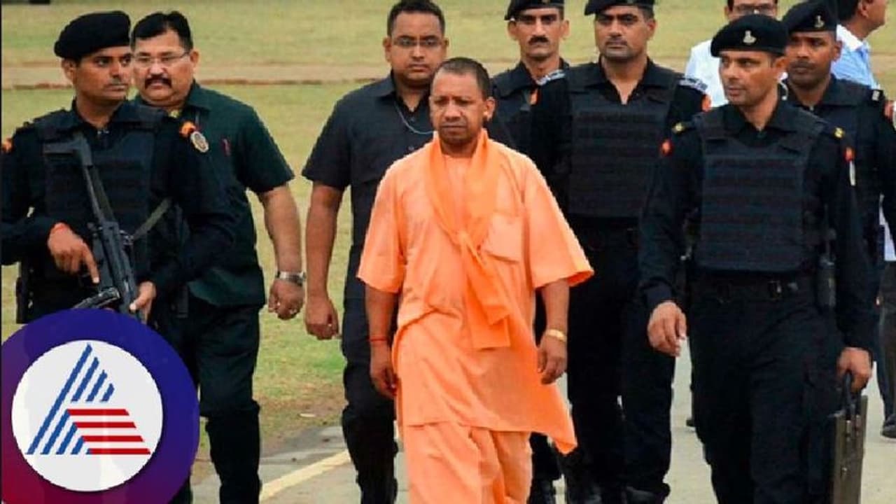 ఫ్రాన్స్లో అల్లర్ల కట్టడికి యోగినే సరైన వ్యక్తి.. జర్మనీ ప్రొఫెసర్ ట్వీట్ వైరల్ ఫ్రాన్స్లో అల్లర్ల కట్టడికి యోగినే సరైన వ్యక్తి.. జర్మనీ ప్రొఫెసర్ ట్వీట్ వైరల్