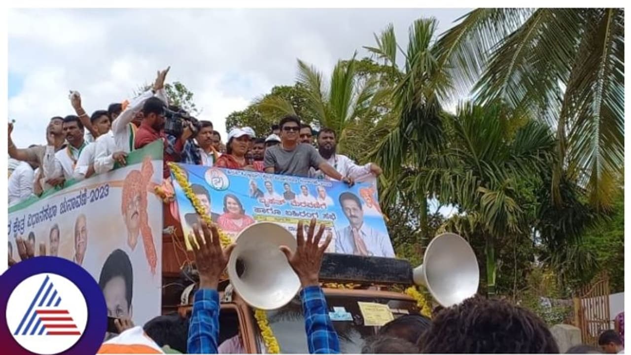 ಶಿರಸಿ ವಿಧಾನಸಭಾ ಕ್ಷೇತ್ರದ ಅಭ್ಯರ್ಥಿ ಭೀಮಣ್ಣ ನಾಯ್ಕ್ ಪರ ನಟ ಶಿವಣ್ಣ ದಂಪತಿ ಪ್ರಚಾರ! ಶಿರಸಿ ವಿಧಾನಸಭಾ ಕ್ಷೇತ್ರದ ಅಭ್ಯರ್ಥಿ ಭೀಮಣ್ಣ ನಾಯ್ಕ್ ಪರ ನಟ ಶಿವಣ್ಣ ದಂಪತಿ ಪ್ರಚಾರ!