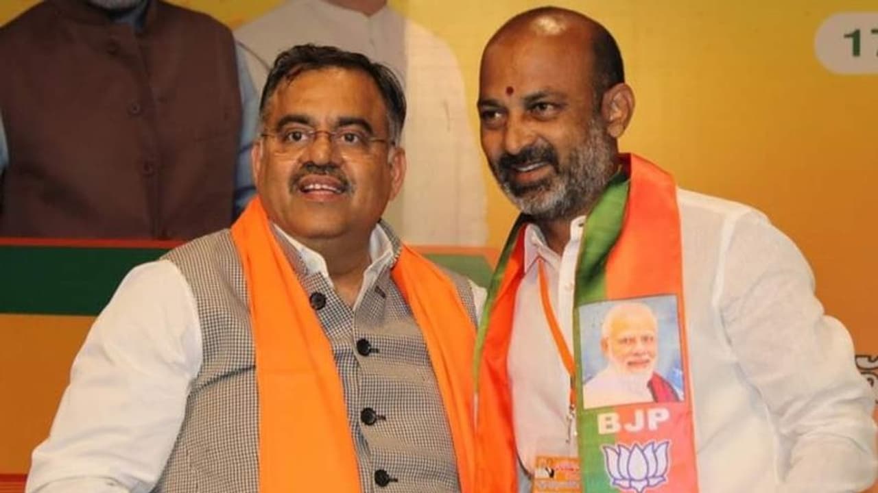 తెలంగాణ బీజేపీ చీఫ్ మార్పు ప్రచారం.. తరుణ్ చుగ్ రియాక్షన్ ఇదే.. తెలంగాణ బీజేపీ చీఫ్ మార్పు ప్రచారం.. తరుణ్ చుగ్ రియాక్షన్ ఇదే..