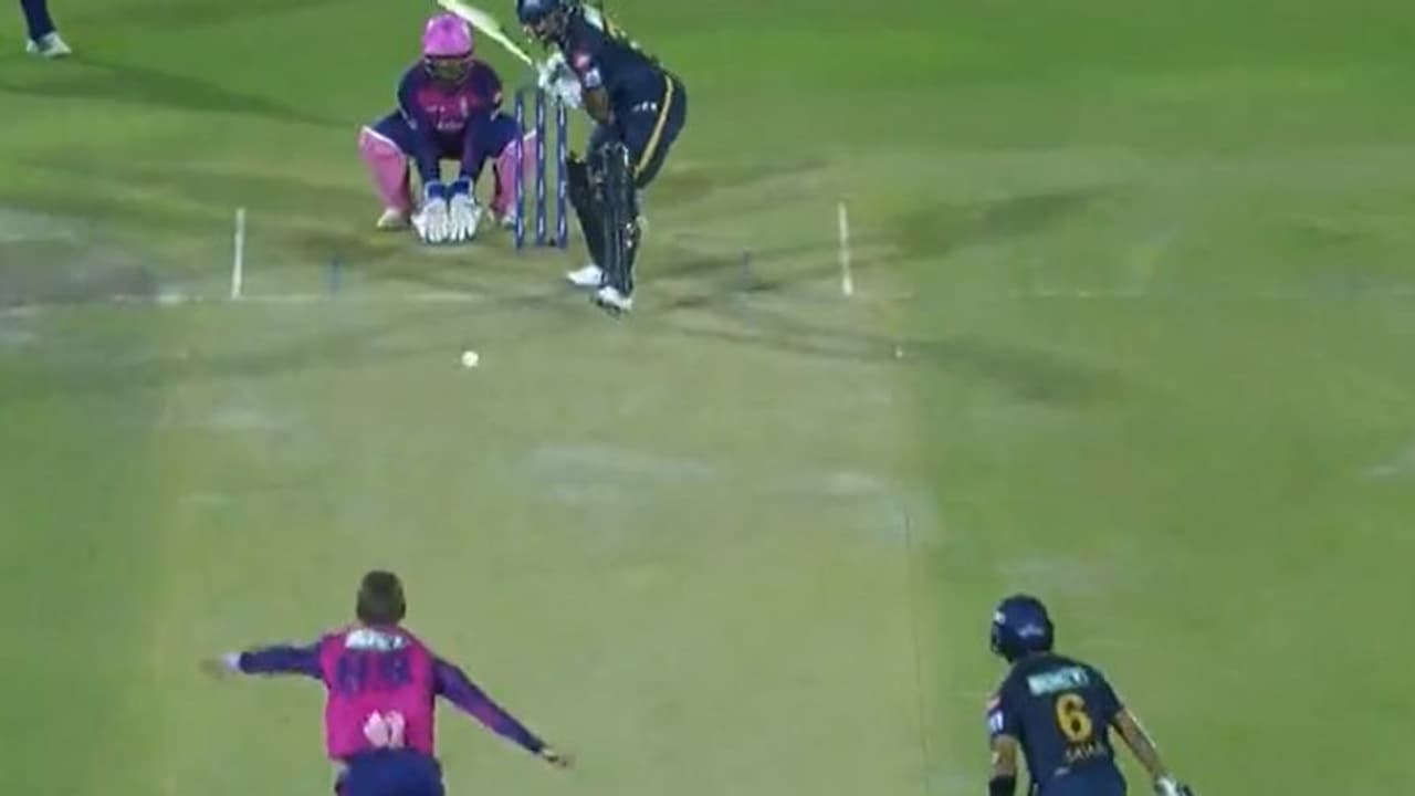 സഞ്ജു അന്ന് ചെയ്തത് ഓര്ത്ത് വച്ച് ഹാര്ദിക്കിന്റെ പ്രതികാരം; ഇരയായത് വജ്രായുധമായി കൊണ്ട് വന്ന താരം, വീഡിയോ സഞ്ജു അന്ന് ചെയ്തത് ഓര്ത്ത് വച്ച് ഹാര്ദിക്കിന്റെ പ്രതികാരം; ഇരയായത് വജ്രായുധമായി കൊണ്ട് വന്ന താരം, വീഡിയോ