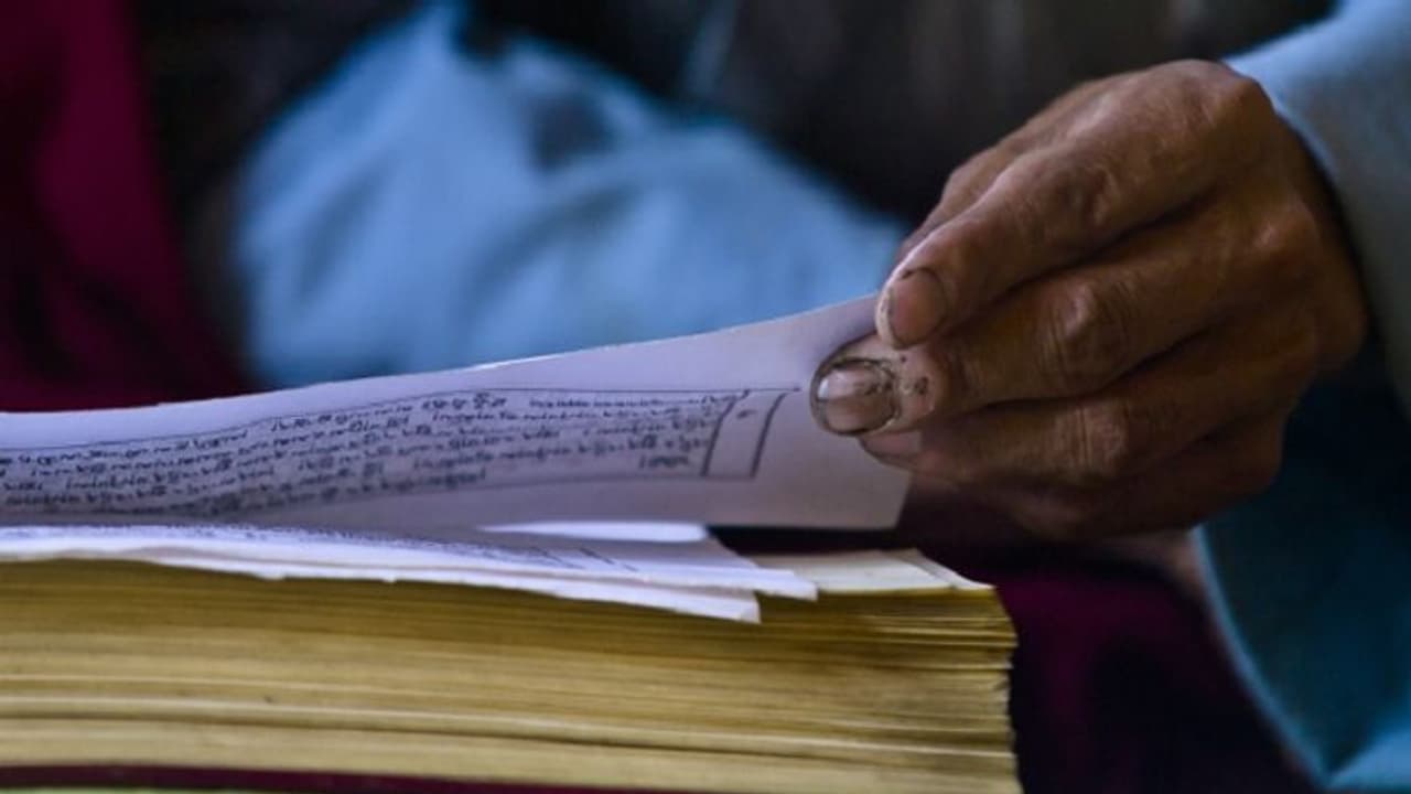 యూపీ సంస్కృత బోర్డు పరీక్షల్లో ముస్లిం బాలుడి రికార్డ్.. 13వేలమందిని ఓడించి అగ్రస్థానంలో నిలిచి.. యూపీ సంస్కృత బోర్డు పరీక్షల్లో ముస్లిం బాలుడి రికార్డ్.. 13వేలమందిని ఓడించి అగ్రస్థానంలో నిలిచి..