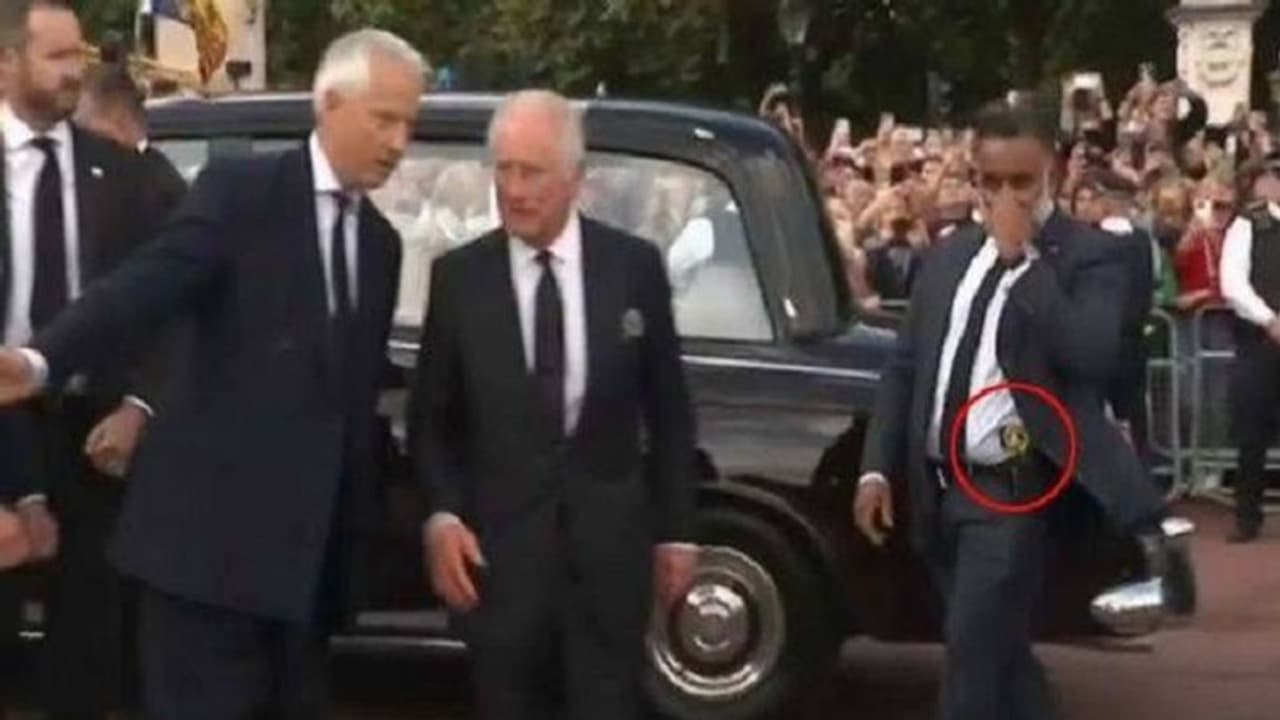 కింగ్ చార్లెస్ మిస్టీరియస్ బాడీగార్డ్.. ఇంటర్నెట్ సెన్సేషన్...ఇంతకీ అతనెవరంటే?? కింగ్ చార్లెస్ మిస్టీరియస్ బాడీగార్డ్.. ఇంటర్నెట్ సెన్సేషన్...ఇంతకీ అతనెవరంటే??