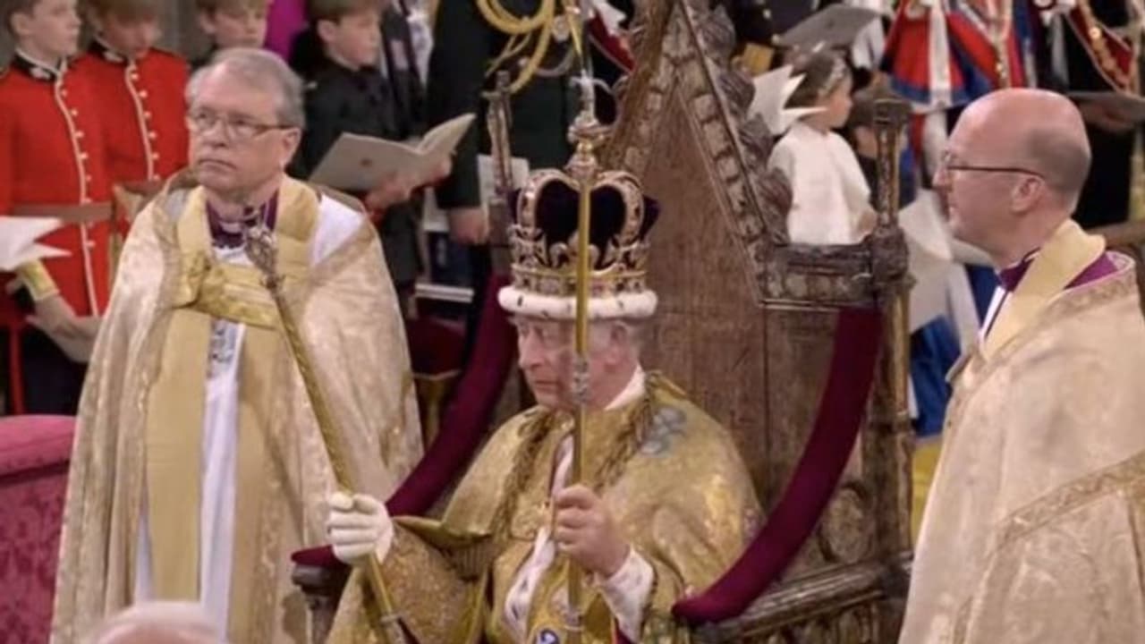 ചാള്സ് മൂന്നാമന്റെ കിരീടധാരണം; ആഡംബരയാത്രയും ഷോപ്പിംഗും, വിദേശകാര്യ മന്ത്രി സ്ഥാനം തെറിച്ച് ഈ നേതാവ് ചാള്സ് മൂന്നാമന്റെ കിരീടധാരണം; ആഡംബരയാത്രയും ഷോപ്പിംഗും, വിദേശകാര്യ മന്ത്രി സ്ഥാനം തെറിച്ച് ഈ നേതാവ്