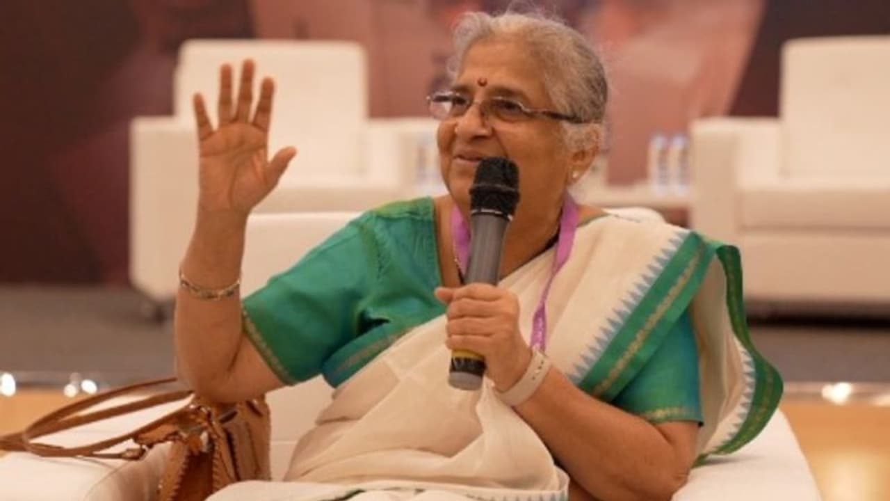 'എന്റെ കാലില് തൊട്ട് അനുഗ്രഹം വാങ്ങുന്നത് ബ്രിട്ടീഷ് പ്രധാനമന്ത്രിയല്ല. എന്റെ മകളുടെ ഭര്ത്താവാണ്' 'എന്റെ കാലില് തൊട്ട് അനുഗ്രഹം വാങ്ങുന്നത് ബ്രിട്ടീഷ് പ്രധാനമന്ത്രിയല്ല. എന്റെ മകളുടെ ഭര്ത്താവാണ്'