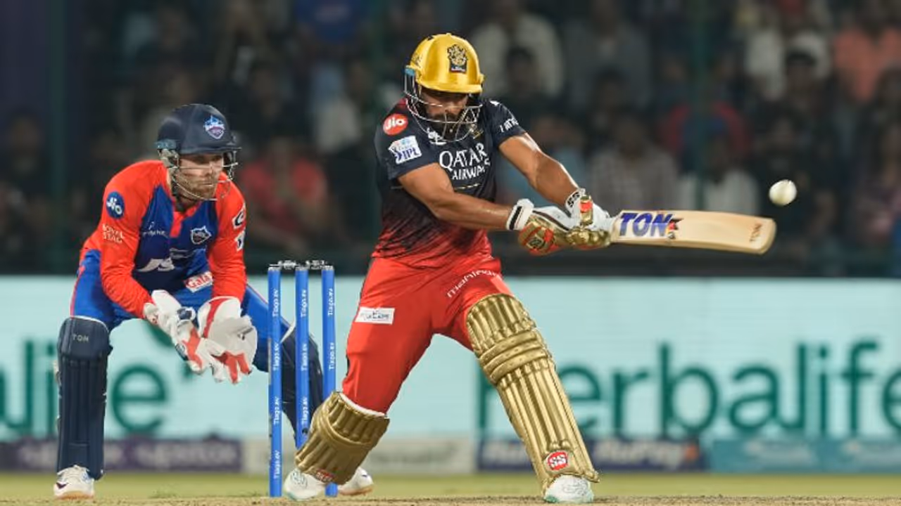IPL 2023: கோலி, லோம்ரோர் அதிரடி அரைசதம்.. டெல்லி கேபிடள்ஸுக்கு கடின இலக்கை நிர்ணயித்தது ஆர்சிபி IPL 2023: கோலி, லோம்ரோர் அதிரடி அரைசதம்.. டெல்லி கேபிடள்ஸுக்கு கடின இலக்கை நிர்ணயித்தது ஆர்சிபி