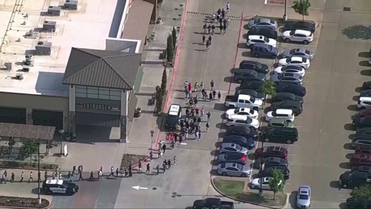 അമേരിക്കയിൽ ടെക്സസിലെ മാളിൽ വെടിവപ്പ്; നിരവധി പേർക്ക് പരിക്ക്; അക്രമിയെ കൊലപ്പെടുത്തി അമേരിക്കയിൽ ടെക്സസിലെ മാളിൽ വെടിവപ്പ്; നിരവധി പേർക്ക് പരിക്ക്; അക്രമിയെ കൊലപ്പെടുത്തി