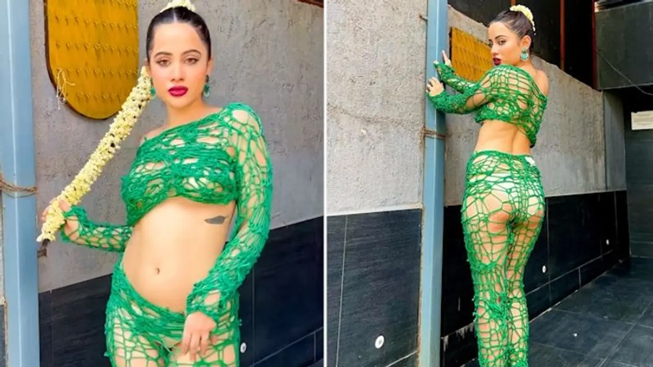 Urfi Javed swarmed by fans for selfies at airport; actress tells them 'paise nikalo' WATCH Urfi Javed swarmed by fans for selfies at airport; actress tells them 'paise nikalo' WATCH