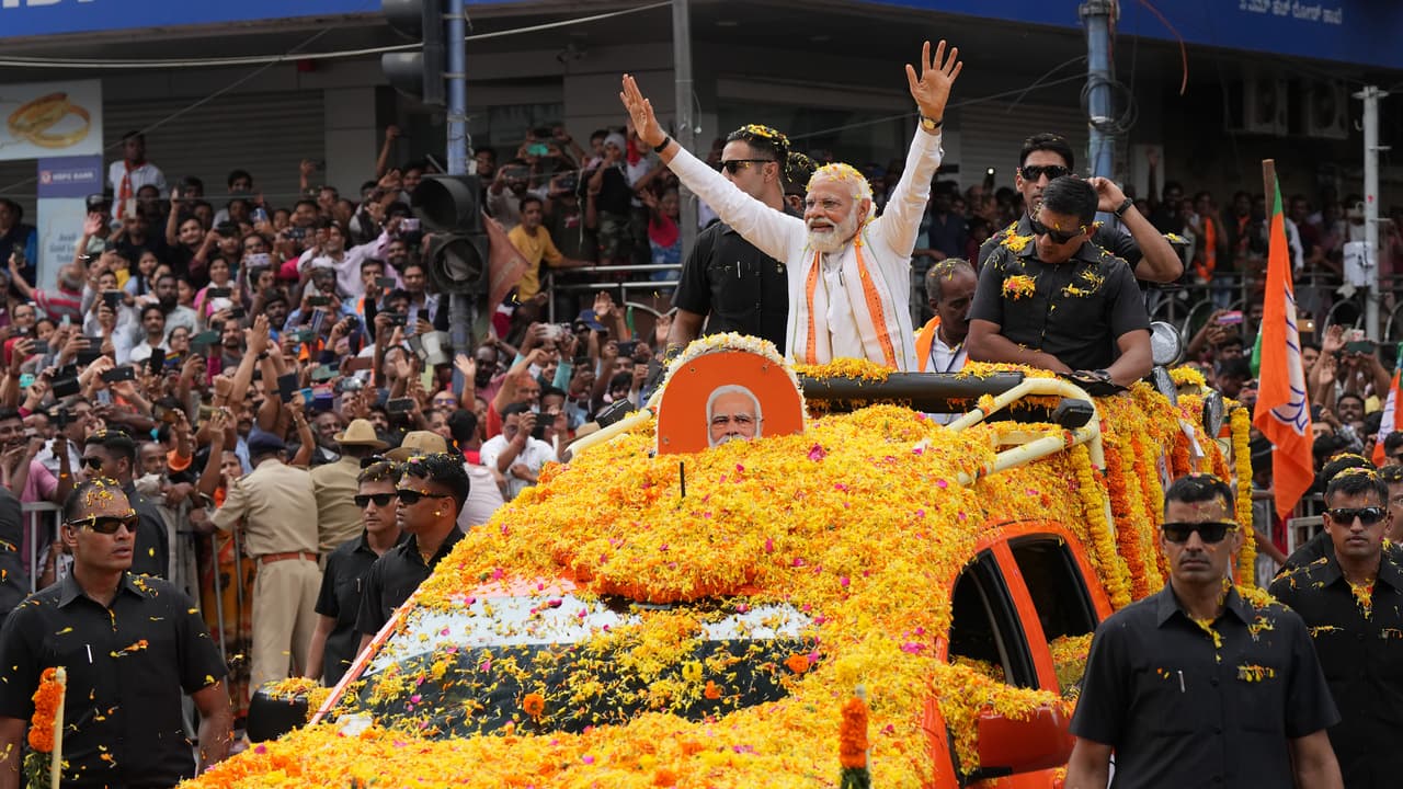 pm modi road show