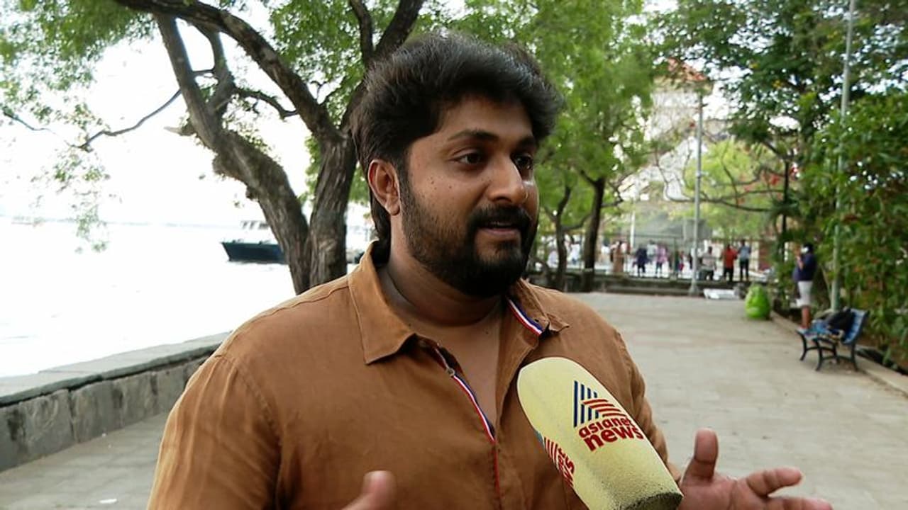 കട്ടപ്പന മാര്‍ക്കറ്റില്‍ ധ്യാൻ ശ്രീനിവാസന്‍ ചിത്രത്തിന്‍റെ ഷൂട്ടിംഗ് തടഞ്ഞ് വ്യാപാരികള്‍