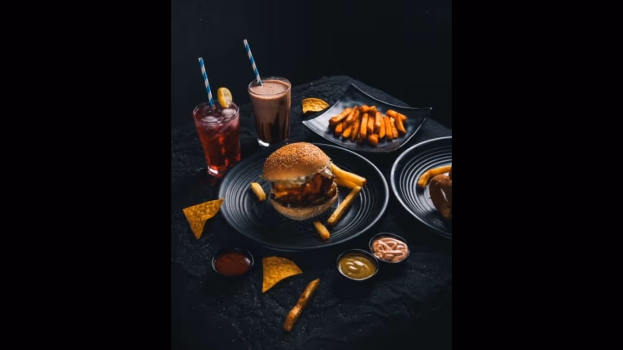 ఫుడ్ బిల్లు షేరింగ్ విషయంలో గొడవ.. 18 ఏళ్ల యువకుడిని చంపిన నలుగురు స్నేహితులు.. ఎక్కడంటే ? ఫుడ్ బిల్లు షేరింగ్ విషయంలో గొడవ.. 18 ఏళ్ల యువకుడిని చంపిన నలుగురు స్నేహితులు.. ఎక్కడంటే ?