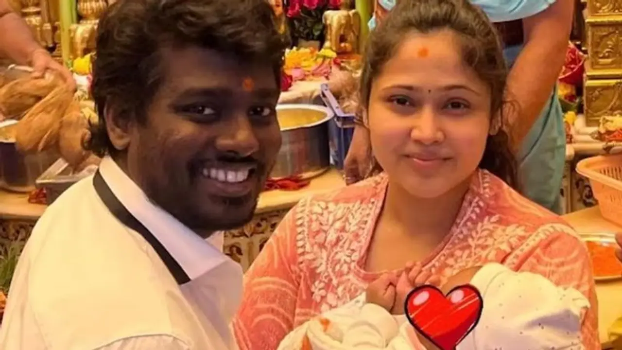 తనయుడి పేరు ప్రకటించిన జవాన్ దర్శకుడు అట్లీ. ఇంతకీ ఏం పేరు పెట్టారంటే..? తనయుడి పేరు ప్రకటించిన జవాన్ దర్శకుడు అట్లీ. ఇంతకీ ఏం పేరు పెట్టారంటే..?