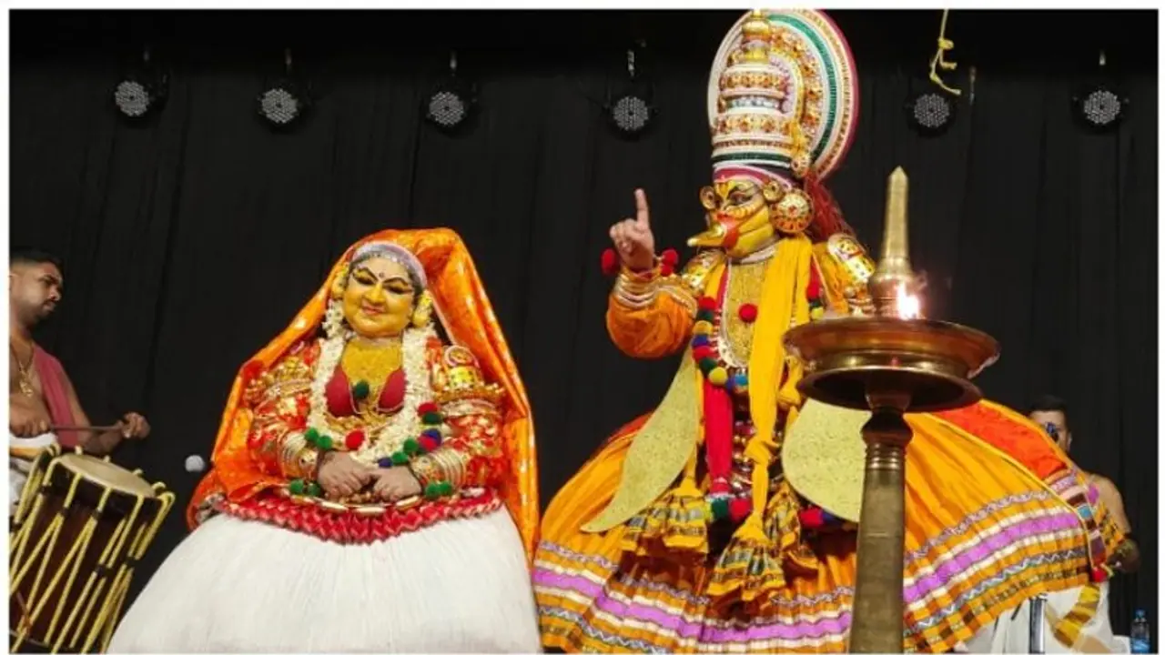 ദമയന്തിയായി മന്ത്രി അരങ്ങിലെത്തി; ആര്‍ ബിന്ദു കഥകളിവേഷമണി‌യുന്നത് നീണ്ട ഇടവേളയ്ക്ക് ശേഷം