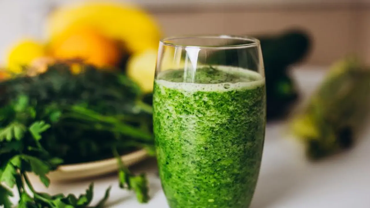 Is drinking green juice beneficial for your health? Know secrets Is drinking green juice beneficial for your health? Know secrets
