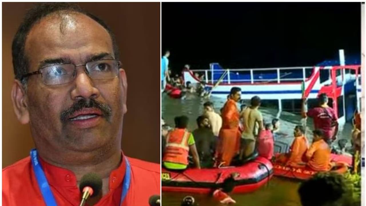 'കേരളത്തിൽ അധികം വൈകാതെ ഹൗസ് ബോട്ട് ദുരന്തമുണ്ടാകും...'; മുരളി തുമ്മാരുകുടി ഒരുമാസം മുമ്പേ മുന്നറിയിപ്പ് നൽകി 'കേരളത്തിൽ അധികം വൈകാതെ ഹൗസ് ബോട്ട് ദുരന്തമുണ്ടാകും...'; മുരളി തുമ്മാരുകുടി ഒരുമാസം മുമ്പേ മുന്നറിയിപ്പ് നൽകി