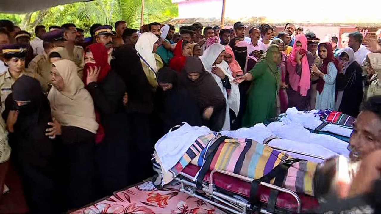 താനൂർ ബോട്ടപകടം: മനുഷ്യാവകാശ കമ്മീഷൻ കേസെടുത്തു താനൂർ ബോട്ടപകടം: മനുഷ്യാവകാശ കമ്മീഷൻ കേസെടുത്തു