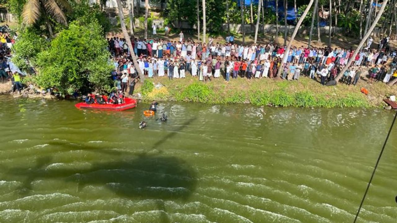 ഒടുവിൽ ആശ്വാസ വാർത്ത: താനൂരിൽ കാണാതായ എട്ട് വയസുകാരനെ കണ്ടെത്തി, തിരച്ചിൽ അവസാനിപ്പിച്ചേക്കും ഒടുവിൽ ആശ്വാസ വാർത്ത: താനൂരിൽ കാണാതായ എട്ട് വയസുകാരനെ കണ്ടെത്തി, തിരച്ചിൽ അവസാനിപ്പിച്ചേക്കും