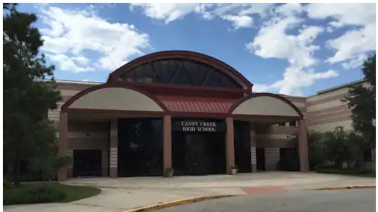 ക്ലാസില്‍ 'ഫാര്‍ട്ട് സ്പ്രേ' അടിച്ചു; ആറ് കുട്ടികള്‍ ആശുപത്രിയില്‍, സ്കൂളിന് ഒരാഴ്ച അവധി, ഒടുവില്‍ കുറ്റസമ്മതം