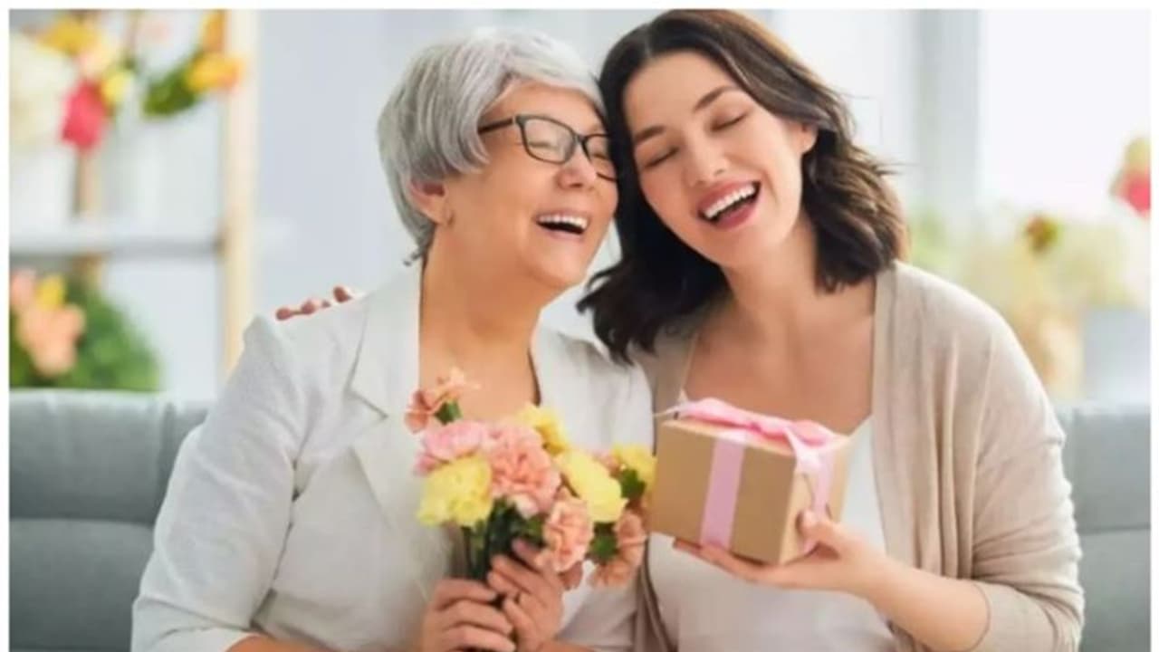 Mother's Day 2023 : ഈ മാതൃദിനം അൽപം സ്പെഷ്യലാക്കാം ; അമ്മയ്ക്ക് നൽകാം ഈ സമ്മാനങ്ങൾ