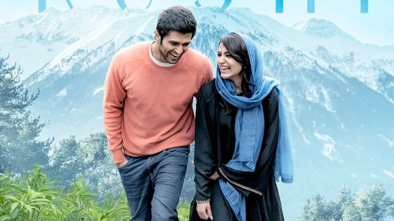 ‘குஷி'யில் சமந்தாவை விரட்டி விரட்டி காதலிக்கும் விஜய் தேவரகொண்டா வைரலாகும் ‘என் ரோஜா நீதான்’ பாடல்