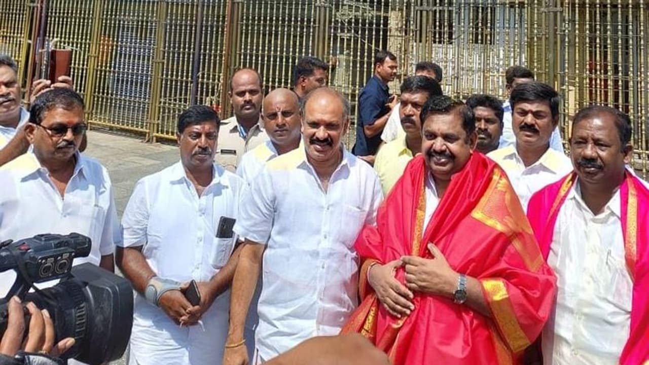 நெருங்கும் தேர்தல்... திருப்பதி கோயிலுக்கு திடீரென சென்று ஏழுமலையானை தரிசித்த எடப்பாடி.? காரணம் என்ன.? நெருங்கும் தேர்தல்... திருப்பதி கோயிலுக்கு திடீரென சென்று ஏழுமலையானை தரிசித்த எடப்பாடி.? காரணம் என்ன.?