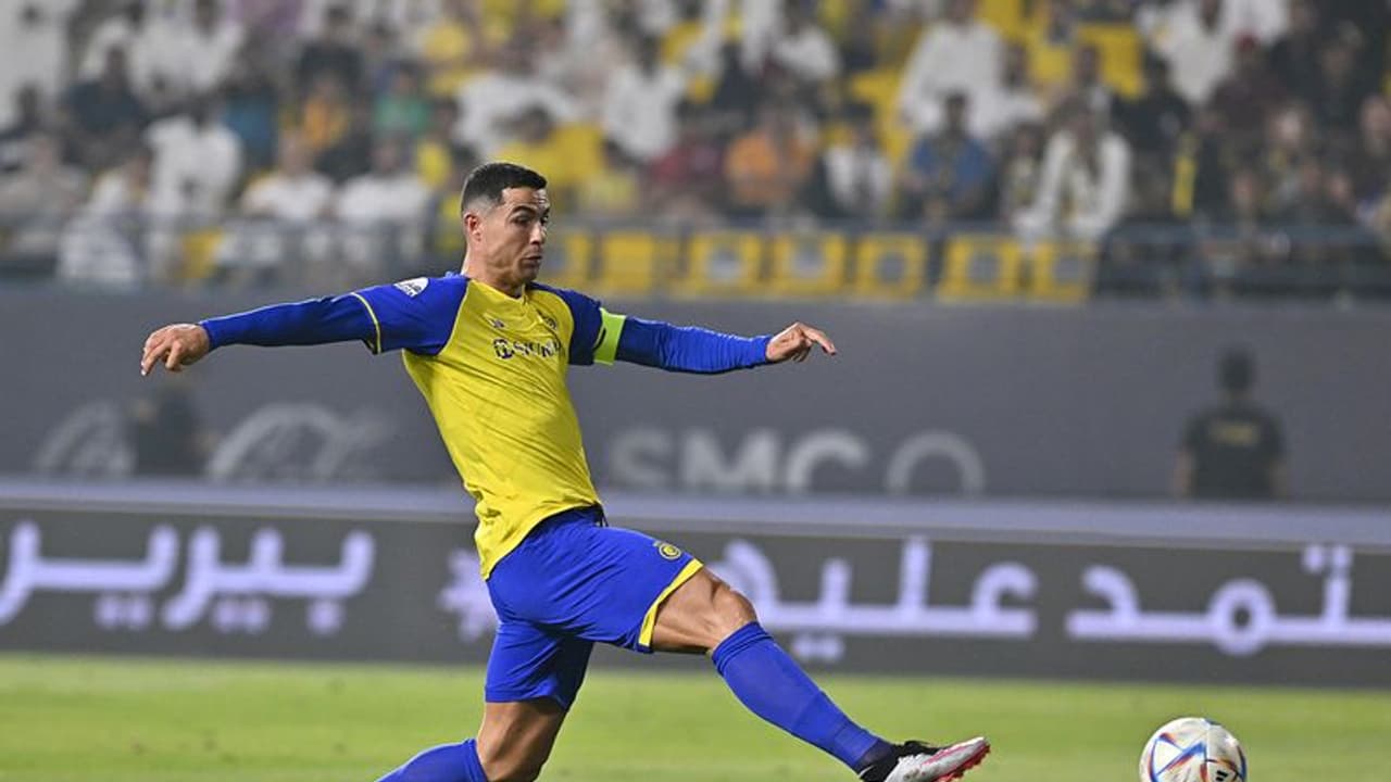 ക്രിസ്റ്റ്യാനോയുടെ അല് നസറിന് ഫിഫയുടെ വിലക്ക്! പുതിയ താരങ്ങളെ ടീമില് എത്തിക്കാനാവില്ല ക്രിസ്റ്റ്യാനോയുടെ അല് നസറിന് ഫിഫയുടെ വിലക്ക്! പുതിയ താരങ്ങളെ ടീമില് എത്തിക്കാനാവില്ല