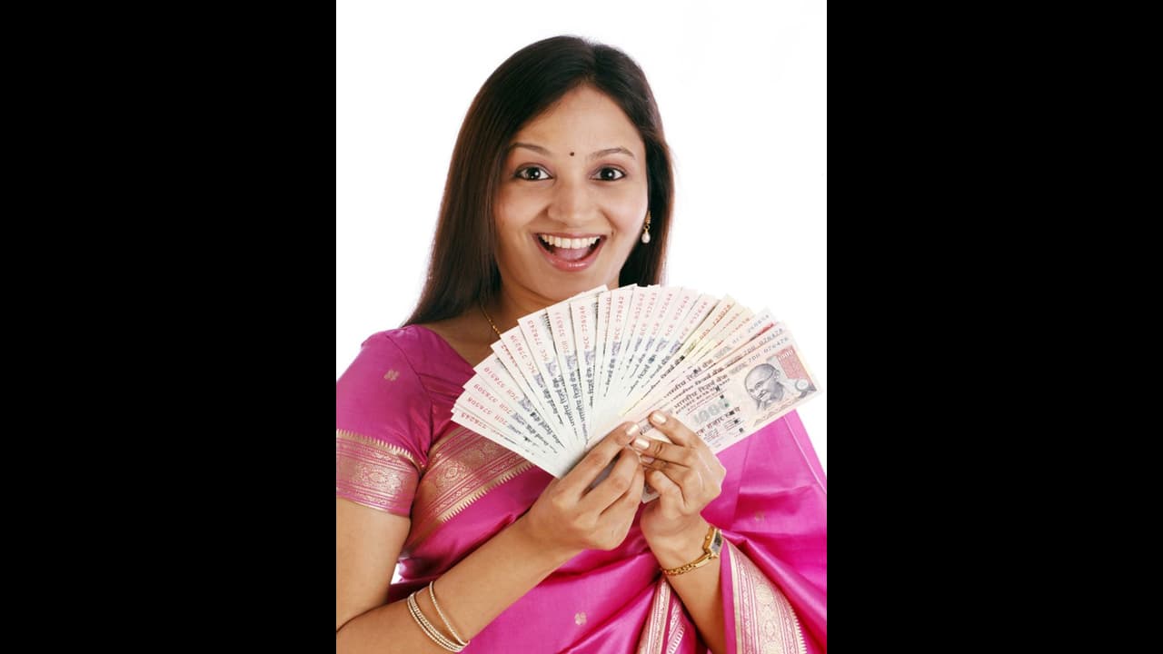 பெண்களே மிஸ் பண்ணிடாதீங்க.. மாதம் ரூ.20,000 ஊக்கத்தொகை.. விண்ணப்பிக்க நாளை தான் கடைசி தேதி.. பெண்களே மிஸ் பண்ணிடாதீங்க.. மாதம் ரூ.20,000 ஊக்கத்தொகை.. விண்ணப்பிக்க நாளை தான் கடைசி தேதி..