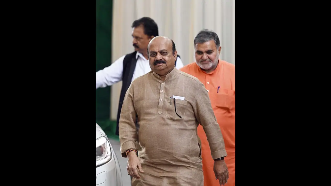 కాంగ్రెస్ తన ఎమ్మెల్యేలను నమ్మదు.. మేము సొంతంగా అధికారంలోకి వస్తాం కర్ణాటక సీఎం బసవరాజ్ బొమ్మై కాంగ్రెస్ తన ఎమ్మెల్యేలను నమ్మదు.. మేము సొంతంగా అధికారంలోకి వస్తాం కర్ణాటక సీఎం బసవరాజ్ బొమ్మై