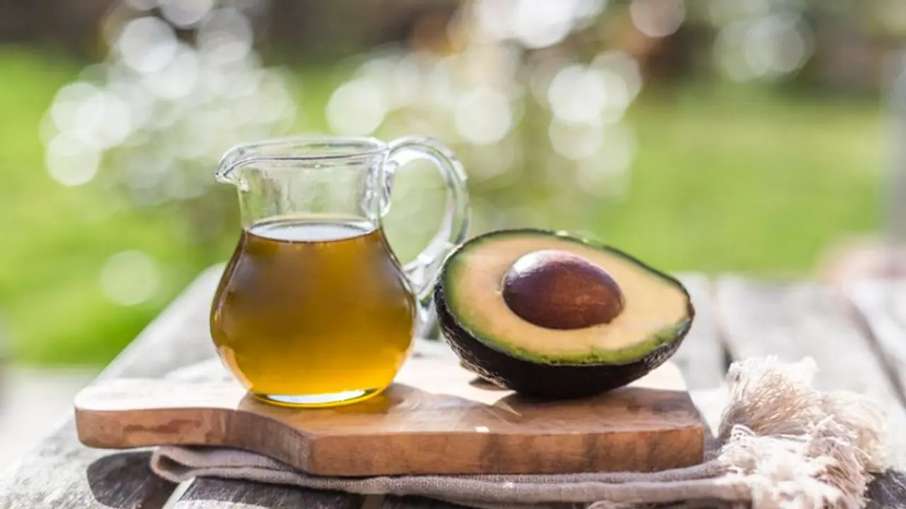 Avocado oil for hair: Here are 6 benefits and know how to use it Avocado oil for hair: Here are 6 benefits and know how to use it
