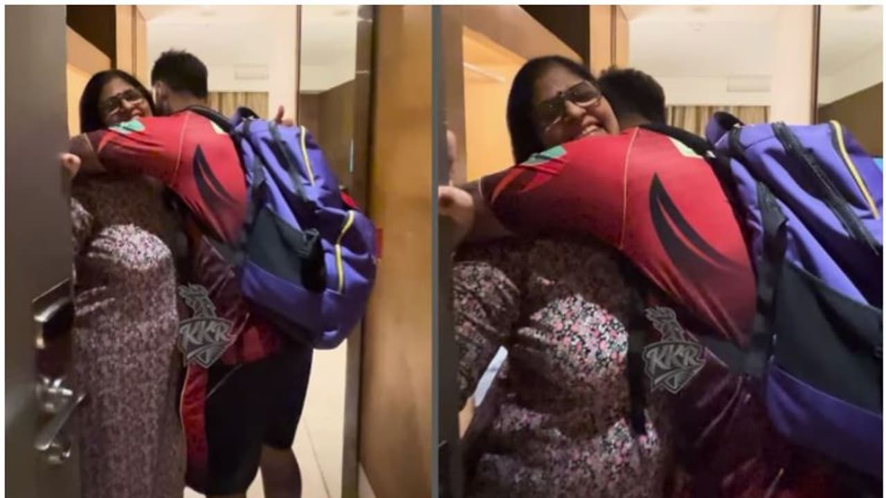 ദേ പാട്ടും പാടി ജയിച്ചു വന്നിരിക്കുന്നു മോൻ! വീര നായകനെ ചേര്ത്ത് പിടിച്ച് അമ്മ, ഹൃദയം തൊടുന്ന വീഡിയോ വൈറൽ ദേ പാട്ടും പാടി ജയിച്ചു വന്നിരിക്കുന്നു മോൻ! വീര നായകനെ ചേര്ത്ത് പിടിച്ച് അമ്മ, ഹൃദയം തൊടുന്ന വീഡിയോ വൈറൽ