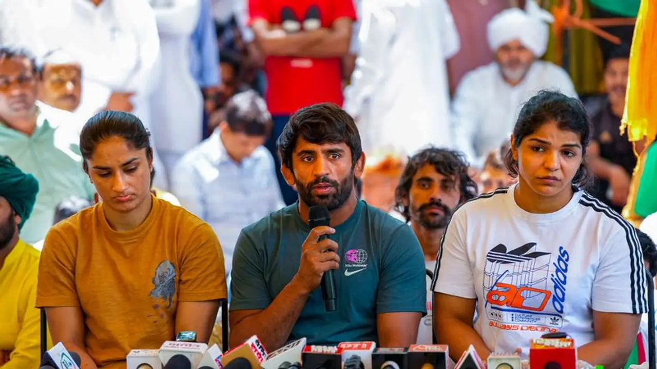 സമരം 23 ദിവസം പിന്നിട്ടു; പൊതുജനങ്ങളുടെ പിന്തുണ തേടി ഗുസ്തി താരങ്ങൾ, മേല്നോട്ട സമിതിക്കെതിരെ ആരോപണം സമരം 23 ദിവസം പിന്നിട്ടു; പൊതുജനങ്ങളുടെ പിന്തുണ തേടി ഗുസ്തി താരങ്ങൾ, മേല്നോട്ട സമിതിക്കെതിരെ ആരോപണം