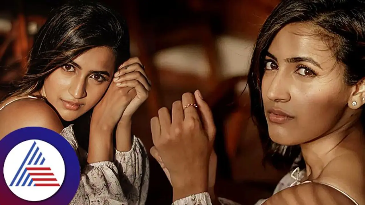 ಡಿವೋರ್ಸ್ ಬೆನ್ನಲ್ಲೇ ಬೆಡ್ ಮೇಲೆ ರೋಷನ್ ಬೇಕೆಂದ ನಟಿ Niharika Konidela, ಸಂಚಲನ! ಡಿವೋರ್ಸ್ ಬೆನ್ನಲ್ಲೇ ಬೆಡ್ ಮೇಲೆ ರೋಷನ್ ಬೇಕೆಂದ ನಟಿ Niharika Konidela, ಸಂಚಲನ!