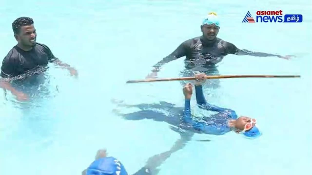 இரண்டு மணி நேரம் தண்ணீரில் சிலம்பம் சுழற்றி சாதனை புரிந்த 11 வயது சிறுவன்