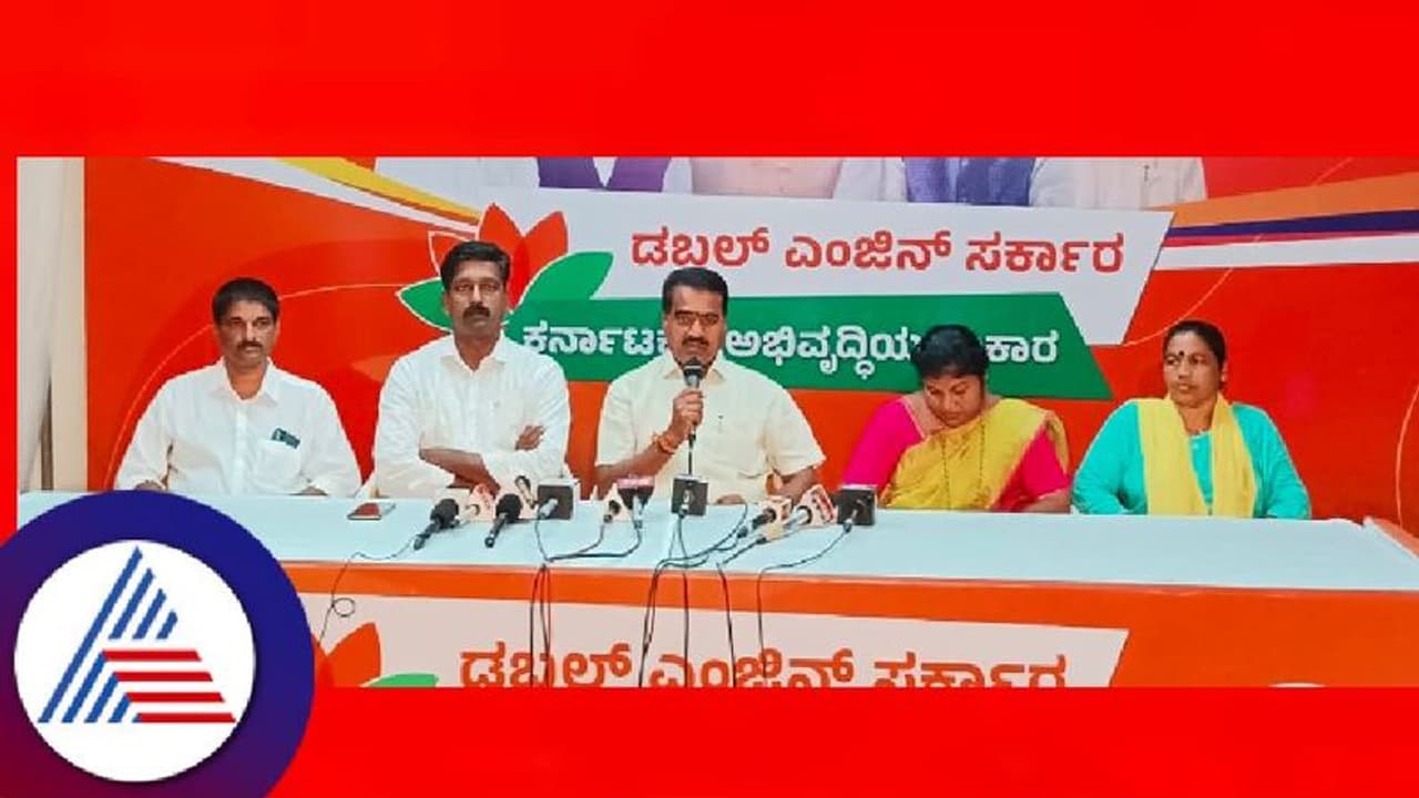 ಮೋದಿ ಪರ ಘೋಷಣೆ ಕೂಗುವುದು ನಮ್ಮ ಜನ್ಮಸಿದ್ಧ ಹಕ್ಕು: ಮಿಥುನ್ ರೈ ವಿರುದ್ದ ಕೋಟ್ಯಾನ್ ಕೆಂಡ! ಮೋದಿ ಪರ ಘೋಷಣೆ ಕೂಗುವುದು ನಮ್ಮ ಜನ್ಮಸಿದ್ಧ ಹಕ್ಕು: ಮಿಥುನ್ ರೈ ವಿರುದ್ದ ಕೋಟ್ಯಾನ್ ಕೆಂಡ!