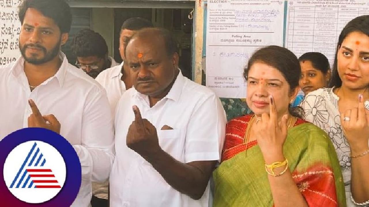 ಬಿಜೆಪಿ ಕಾಂಗ್ರೆಸ್ ಹಣದಿಂದ ಚುನಾವಣೆ ನಡೆಸಿವೆ; ಹಣವಿಲ್ಲದೆ 25 ಕಡೆ ನಮ್ಮ ಪಕ್ಷಕ್ಕೆ ಹಿನ್ನಡೆ: ಎಚ್ಡಿಕೆ ಬಿಜೆಪಿ ಕಾಂಗ್ರೆಸ್ ಹಣದಿಂದ ಚುನಾವಣೆ ನಡೆಸಿವೆ; ಹಣವಿಲ್ಲದೆ 25 ಕಡೆ ನಮ್ಮ ಪಕ್ಷಕ್ಕೆ ಹಿನ್ನಡೆ: ಎಚ್ಡಿಕೆ