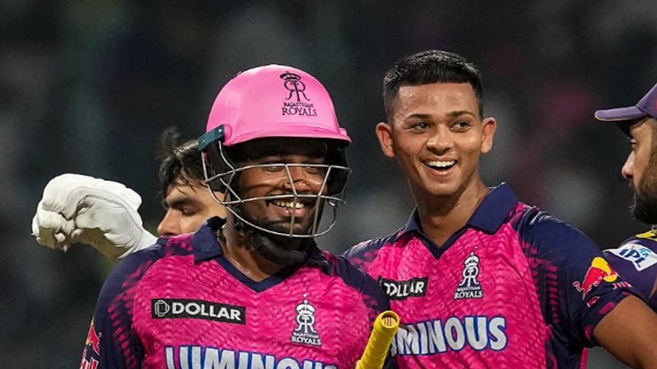 ചേട്ടന് പറ്റിയ അനിയന്, 'സംതിങ് സ്പെഷ്യല്'; ജയ്സ്വാള് സഞ്ജു തല്ലുമാലയെ വാഴ്ത്തിപ്പാടി ആരാധകര് ചേട്ടന് പറ്റിയ അനിയന്, 'സംതിങ് സ്പെഷ്യല്'; ജയ്സ്വാള് സഞ്ജു തല്ലുമാലയെ വാഴ്ത്തിപ്പാടി ആരാധകര്