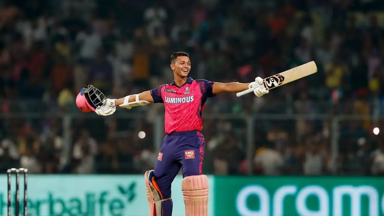 உலகக் கோப்பை ஜெயிக்க கண்டிப்பாக இந்த 2 பேருக்கு வாய்ப்பு கொடுக்கணும் – ரவி சாஸ்திரி!