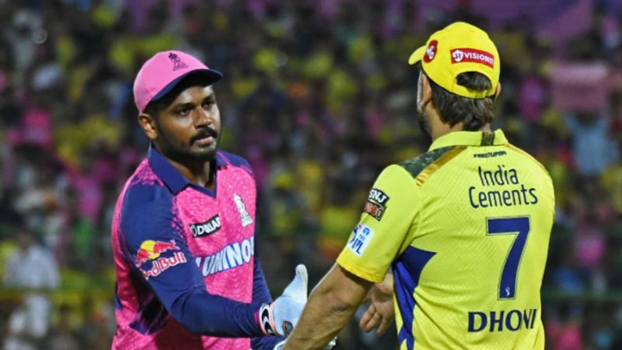 ജയ്സ്വാളിന് വച്ചുനീട്ടിയ സുവര്ണാവസരം, സഞ്ജു ചെയ്തത് ധോണിക്ക് സമാനം; 2014ലെ ഓര്മ്മ അയവിറക്കി ആരാധകര് ജയ്സ്വാളിന് വച്ചുനീട്ടിയ സുവര്ണാവസരം, സഞ്ജു ചെയ്തത് ധോണിക്ക് സമാനം; 2014ലെ ഓര്മ്മ അയവിറക്കി ആരാധകര്