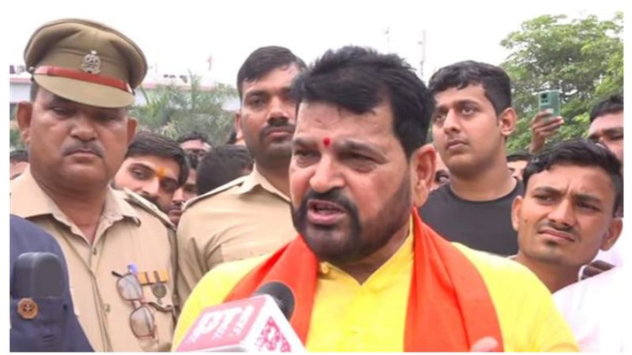 ഗുസ്തി താരങ്ങളുടെ പരാതി: ബ്രിജ് ഭൂഷന്റെ മൊഴിയെടുത്ത് ദില്ലി പൊലീസ്, രേഖകൾ ആവശ്യപ്പെട്ടു