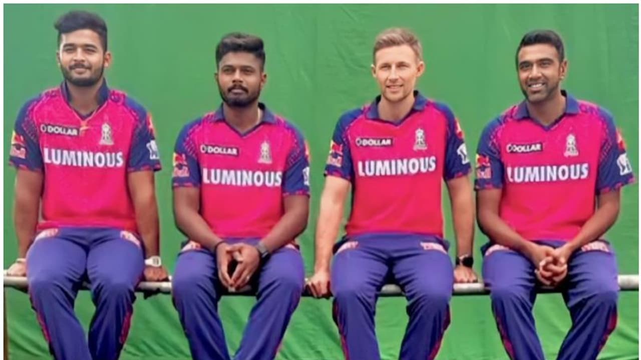 ഇത്രയും ആർത്തി പാടില്ല കേട്ടോ! യശസ്വിയോടും സഞ്ജുവിനോടും ഇങ്ങനെ പറഞ്ഞു കാണുമോ റൂട്ട്, ട്രോളന്മാരുടെ ഭാവനകളെ... ഇത്രയും ആർത്തി പാടില്ല കേട്ടോ! യശസ്വിയോടും സഞ്ജുവിനോടും ഇങ്ങനെ പറഞ്ഞു കാണുമോ റൂട്ട്, ട്രോളന്മാരുടെ ഭാവനകളെ...