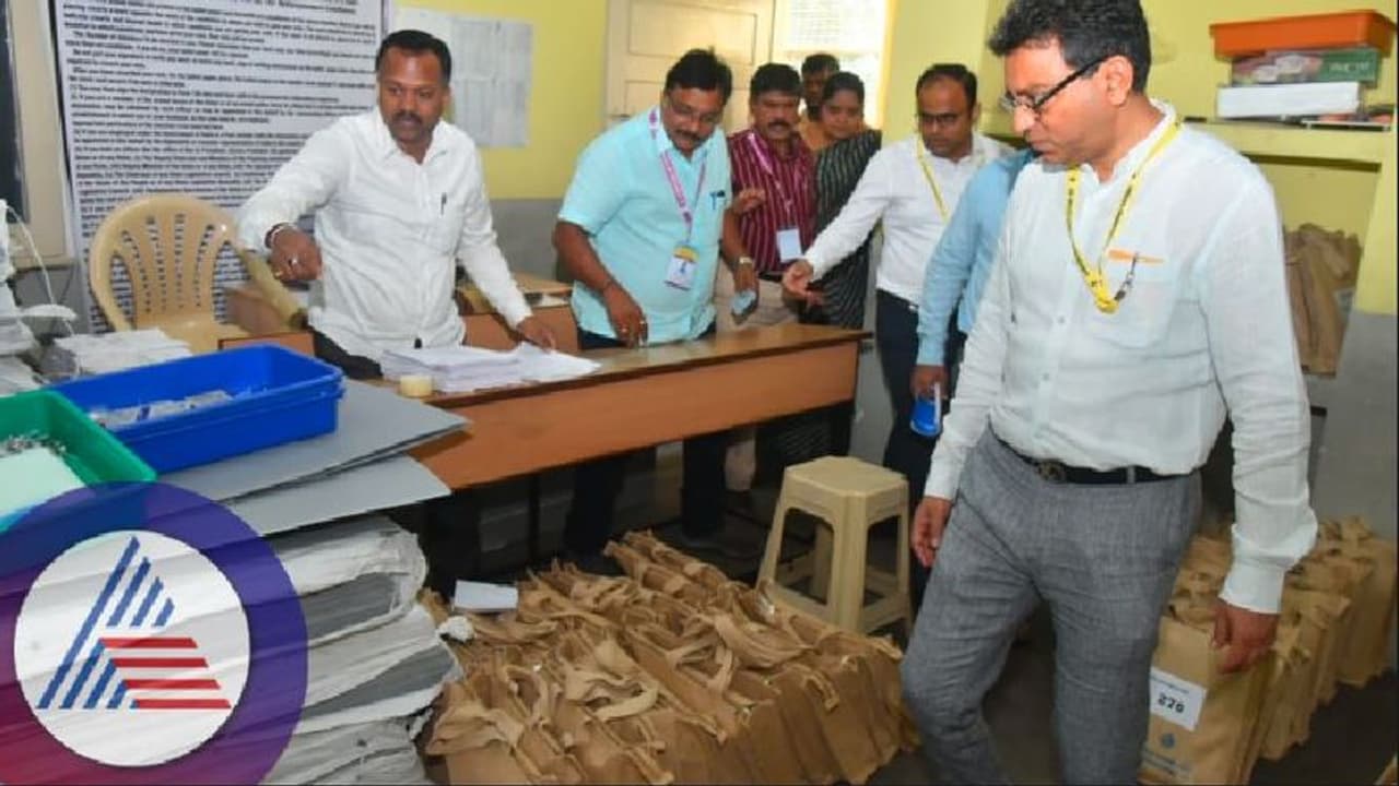 ಬೆಂಗಳೂರ: ಇಂದು 28 ಕ್ಷೇತ್ರಗಳ ಮತ ಎಣಿಕೆಗೆ ಸಿದ್ಧತೆ ಬೆಂಗಳೂರ: ಇಂದು 28 ಕ್ಷೇತ್ರಗಳ ಮತ ಎಣಿಕೆಗೆ ಸಿದ್ಧತೆ