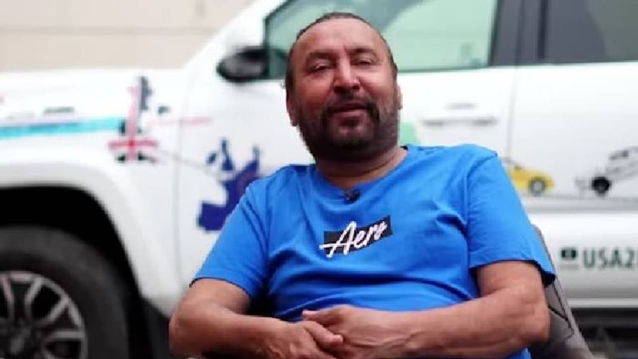 53 ദിവസങ്ങൾ കൊണ്ട് 23 രാജ്യങ്ങൾ; അമേരിക്ക മുതൽ ഇന്ത്യ വരെ റോഡിലൂടെ സഞ്ചരിച്ച് 53 കാരൻ 53 ദിവസങ്ങൾ കൊണ്ട് 23 രാജ്യങ്ങൾ; അമേരിക്ക മുതൽ ഇന്ത്യ വരെ റോഡിലൂടെ സഞ്ചരിച്ച് 53 കാരൻ