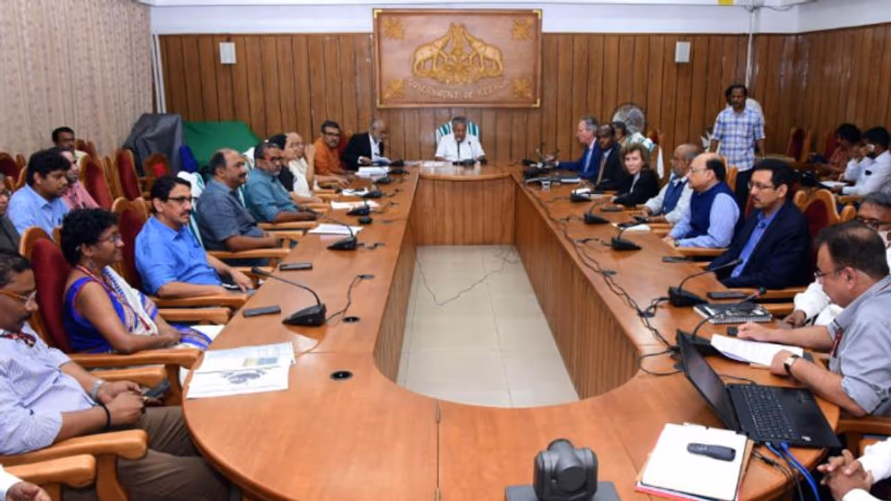 World Bank team holds discussions with Kerala CM; expresses interest in state's carbon neutral initiatives World Bank team holds discussions with Kerala CM; expresses interest in state's carbon neutral initiatives